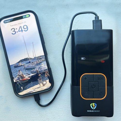 Battery Powered Car Tire Pump/Power Bank