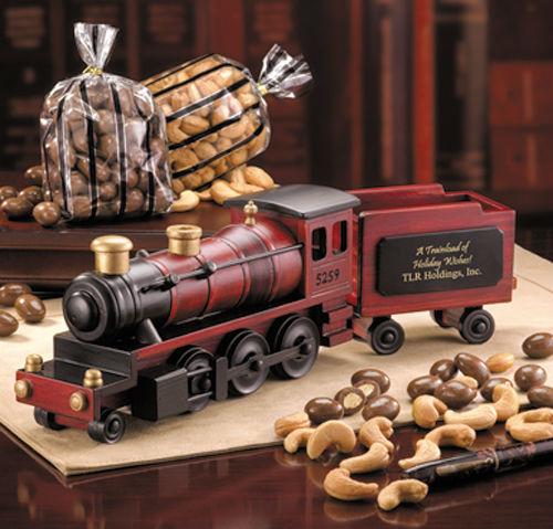 TN1120 , 1935 Steam Locomotive with Milk Chocolate Almonds & Extra Fancy Jumbo Cashews