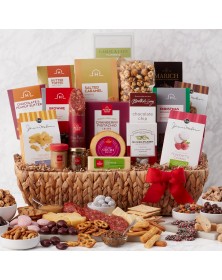 Holiday Cheer Snack Gift Basket